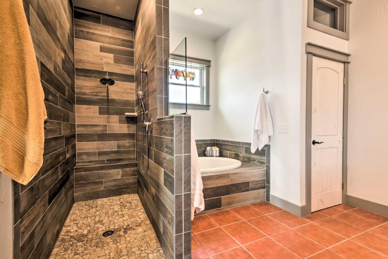 Вилла Ladera Wimberley Estate On 13 Acres With Hot Tub Экстерьер фото